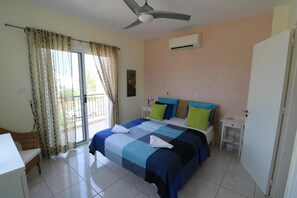 2 bedrooms, iron/ironing board, free WiFi, bed sheets