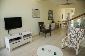 TV - The Paradise Townhouses By Taimoura 2 Bedroom Townhouse 2 (Paphos)