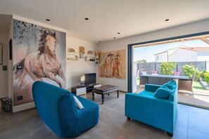 Televisión y reproductor de DVD 