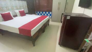 5 bedrooms, WiFi, bed sheets