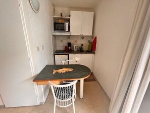 Fridge, microwave, coffee/tea maker