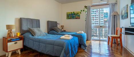 Strykjärn/strykbräda, internet och sängkläder