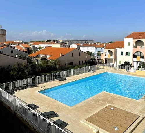 Beautiful house for 5 with swimming pool