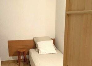 2 bedrooms, iron/ironing board, bed sheets - Beautiful house for 5 with swimming pool (Le Barcarès)