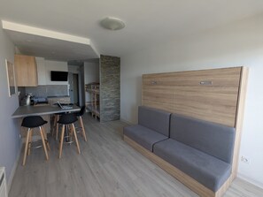 Interior - Charming studio with exceptional view (Les Sables-d'Olonne)