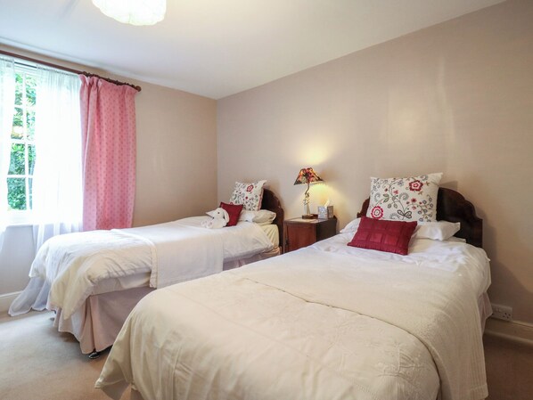 2 bedrooms, individually decorated, individually furnished, free WiFi