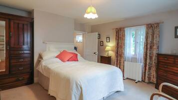 2 bedrooms, individually decorated, individually furnished, free WiFi