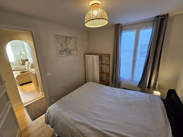 1 habitación y ropa de cama