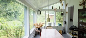 Picturesque cottage house with nearby lake and cafe