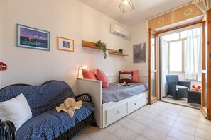 1 quarto, Wi-Fi de cortesia, roupa de cama