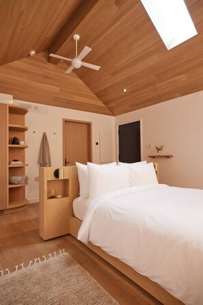 1 bedroom, desk, free WiFi, bed sheets