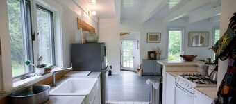 Light-filled cottage