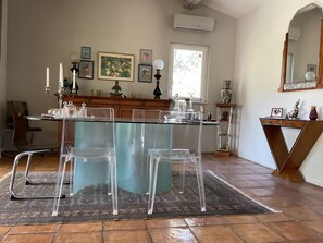 Interior - In the heart of the vineyards, 7 minutes from the center of Aix-en-Provence Bastide with swimming pool (Éguilles)