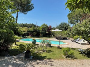 Pool - In the heart of the vineyards, 7 minutes from the center of Aix-en-Provence Bastide with swimming pool (Éguilles)