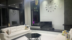 TV connectée, cheminée