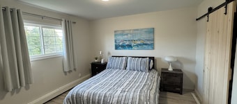 Oceanfront Cottage South Shore, Nova Scotia 4