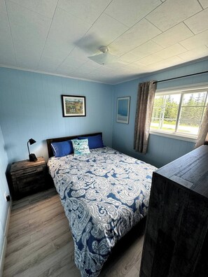 4 bedrooms, WiFi, bed sheets, wheelchair access