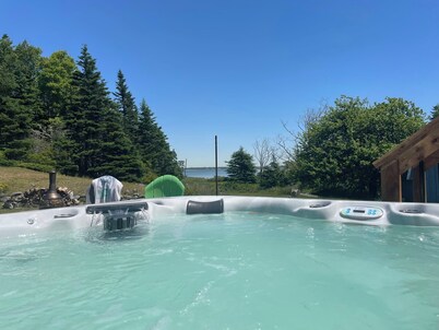 Oceanfront Cottage South Shore, Nova Scotia 4