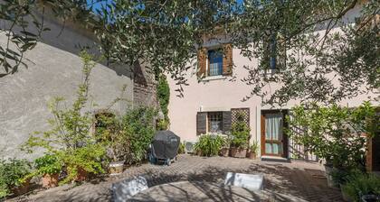 Country House 'A House with A Character' with Mountain View, Wi-Fi, and Air Conditioning