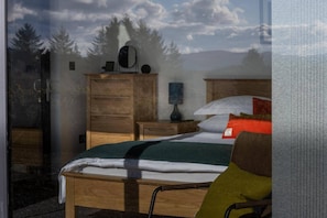 1 habitación, tabla de planchar con plancha, wifi gratis y ropa de cama 
