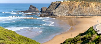 Holiday Home '5 Flores' with Wi-Fi