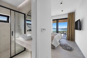 4 Schlafzimmer, Bügeleisen/Bügelbrett, WLAN, Bettwäsche