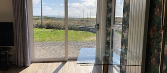 Cabin 485 - Claddaghduff - sleeps 4 guests  in 2 bedrooms
