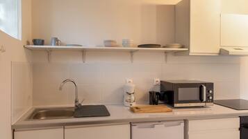 Micro-ondes, four, plaque de cuisson