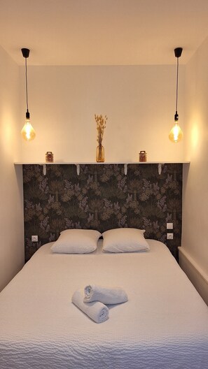 1 bedroom, WiFi, bed sheets