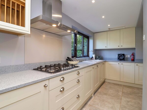 Dishwasher, cookware/dishes/utensils