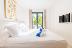 4 bedrooms, WiFi, bed sheets