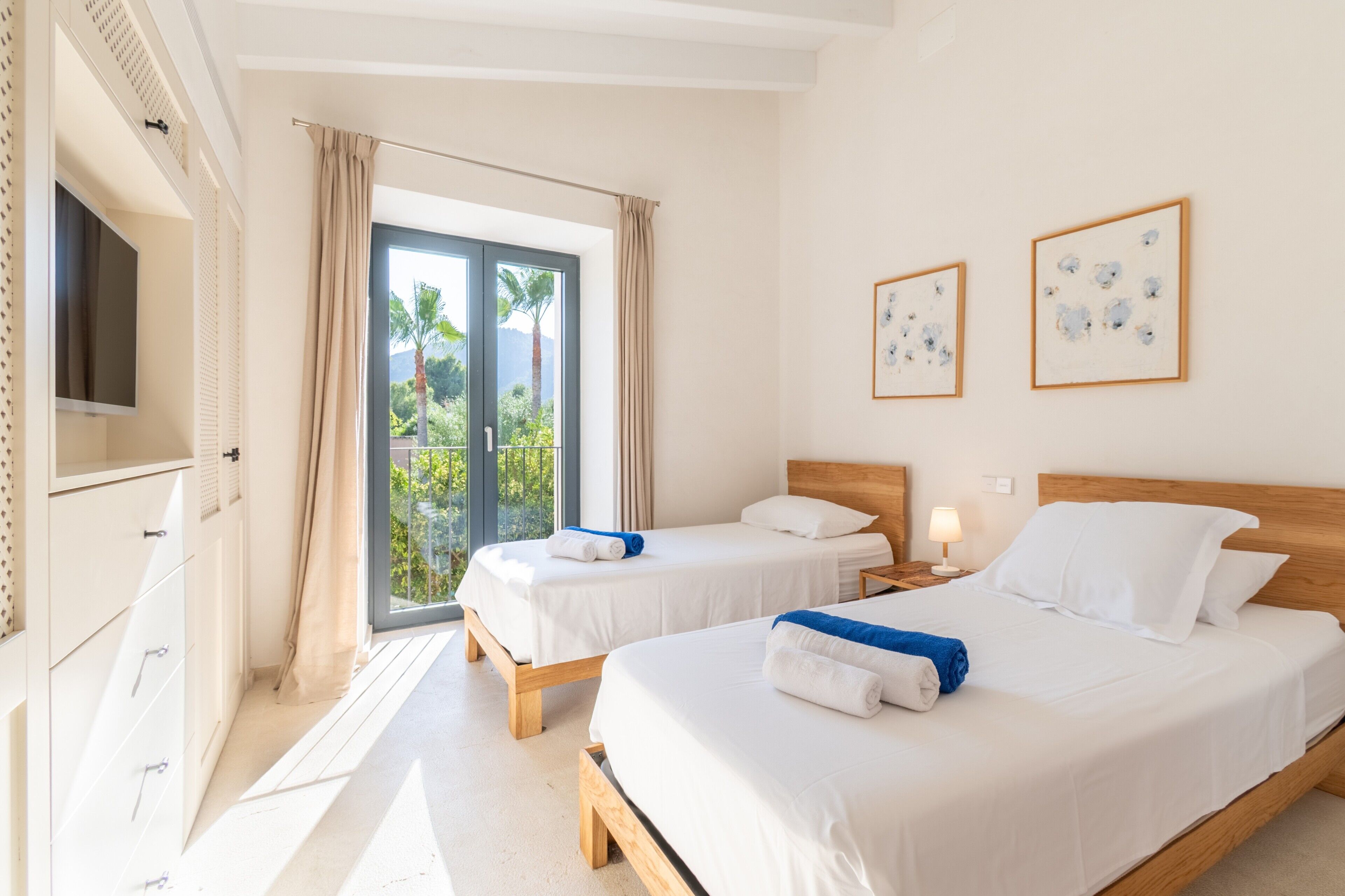 4 bedrooms, WiFi, bed sheets