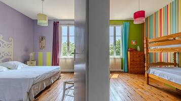 4 chambres, fer et planche Ă repasser, Wi-Fi, draps fournis