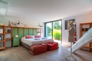 5 chambres, fer et planche à repasser, Wi-Fi gratuit, draps fournis