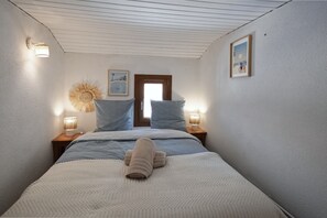 Een strijkplank/strijkijzer, gratis wifi, beddengoed