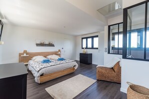 4 dormitorios, tabla de planchar con plancha, wifi gratis y ropa de cama