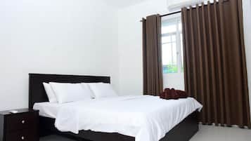 In-room safe, iron/ironing board, free WiFi, bed sheets