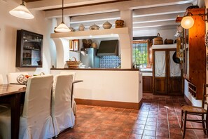 Dining - Villa 'Toniasole' with Sea View, Wi-Fi and Air Conditioning (Cefalù)