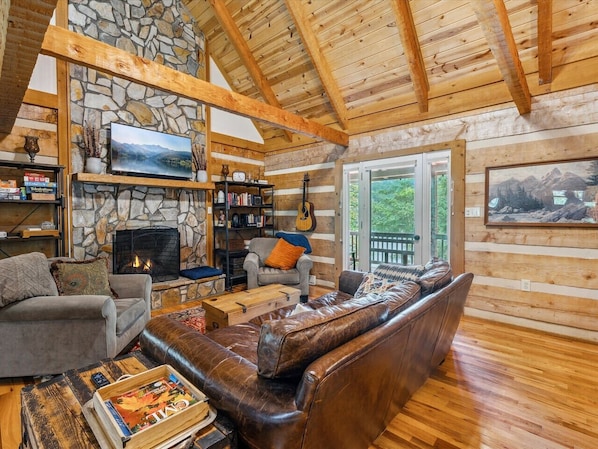 Smart TV, fireplace, computer monitors