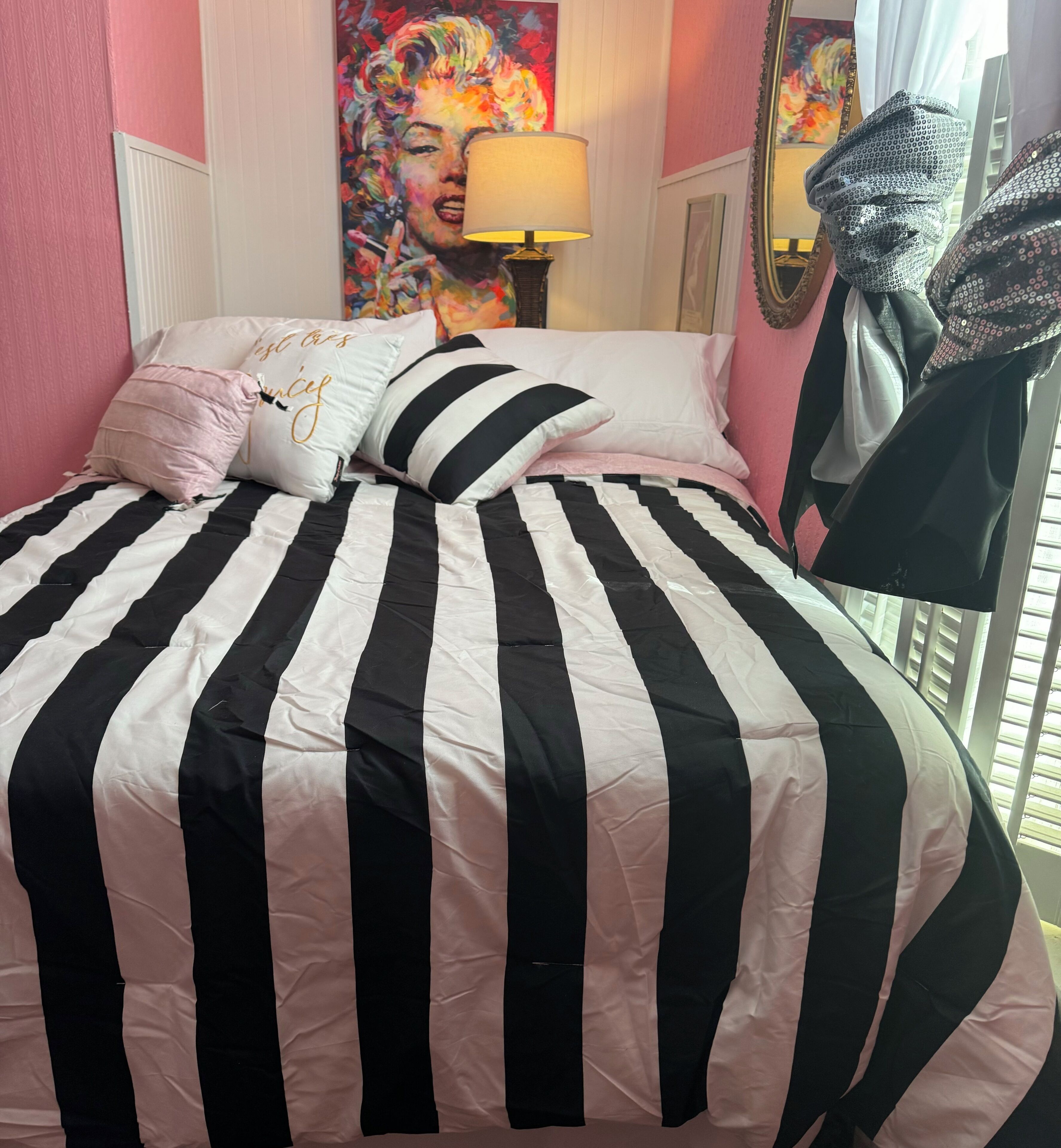 1 chambre, fer et planche à repasser, Wi-Fi, draps fournis