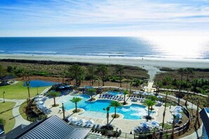 Pool - 2-bedroom 2-bath Condo Ocean View in Hilton Head Island with beautiful amenities (Hilton Head Island)