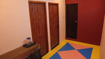 Deluxe Double Room | Living area