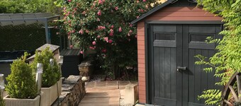 House 'Les Colibris 3 - Spa - 6 People' with Private Terrace, Wi-Fi and Air Conditioning