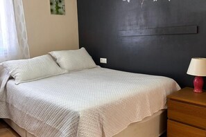 3 chambres, fer et planche à repasser, accès au Wi-Fi (inclus)