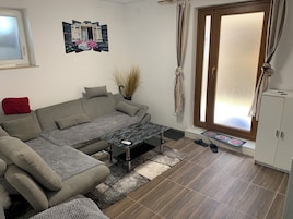 Comfort apartman | Nappalirész | Síkképernyős tévé