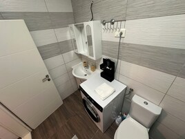 Comfort Apartment | Bathroom