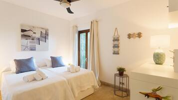 4 chambres, fer et planche Ă repasser, Wi-Fi, draps fournis