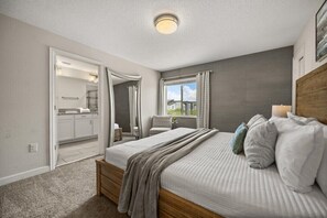 5 Schlafzimmer, Bügeleisen/Bügelbrett, WLAN, Bettwäsche