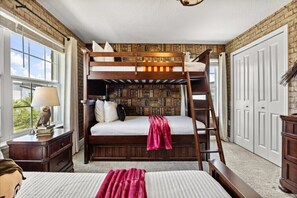 5 chambres, fer et planche à repasser, Wi-Fi, draps fournis
