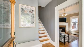 House, Multiple Beds, Patio, Garden View (Harrison Main - #2206 ) | Interior